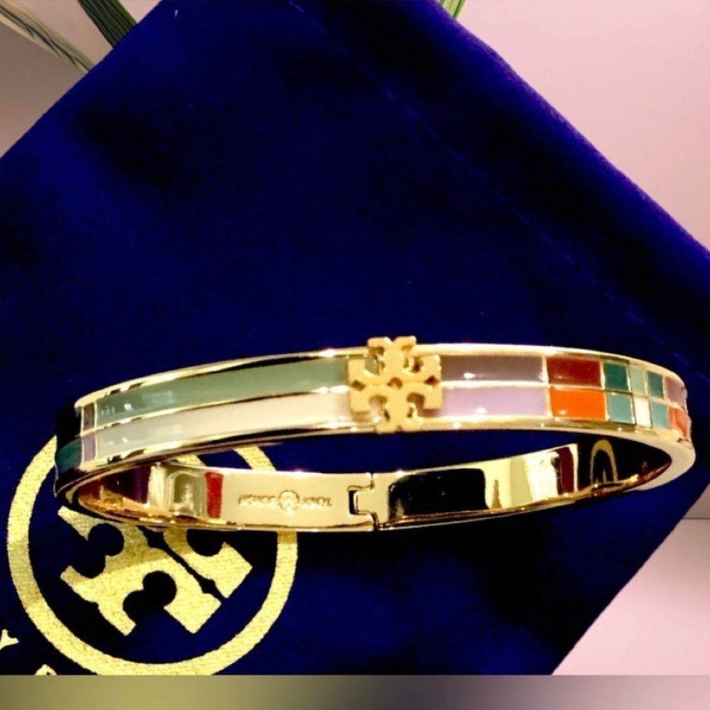 TORY BURCH MULTICOLORED LACQUERED ENAMEL LOGO BRACELET